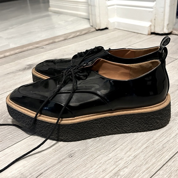 Zara Trafaluc Black Patent Leather Platform Oxfords - Size 40 - Picture 2 of 3